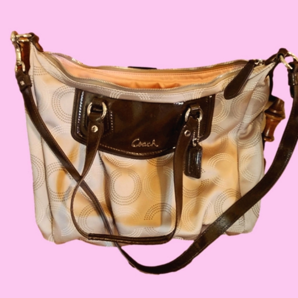 Coach Ashley Signature Logo Satchel IMMACULATE CONDITION (hardly used)